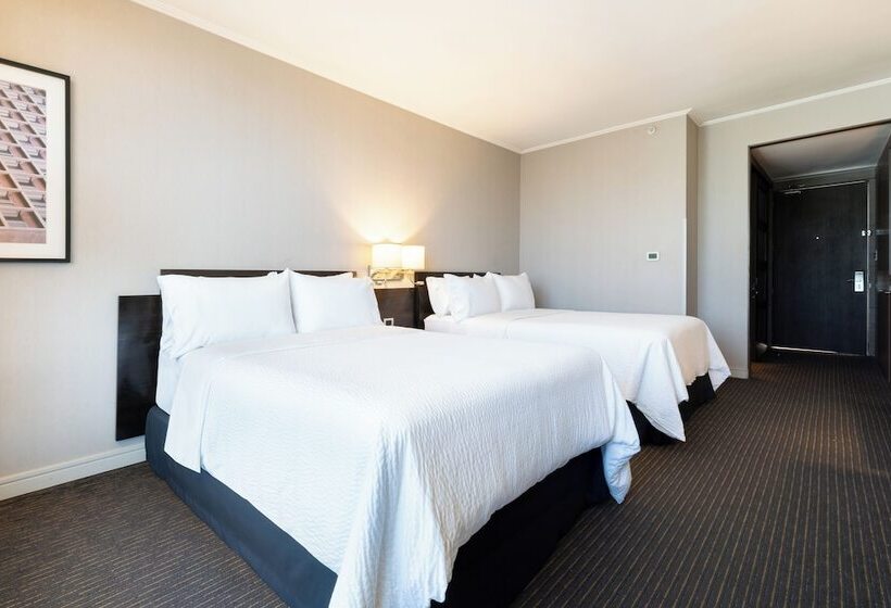 带2个双人床的标准工作室, Holiday Inn Santiago   Airport Terminal, An Ihg