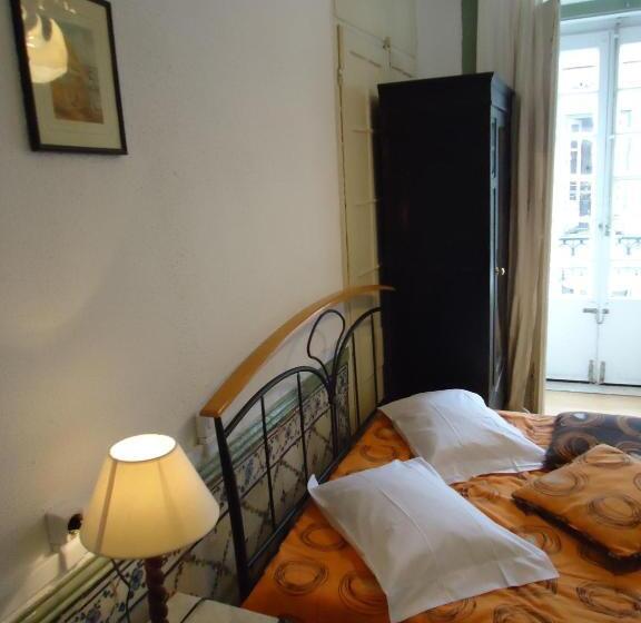Quarto Estandar com Sacada, New Aljubarrota Guest House