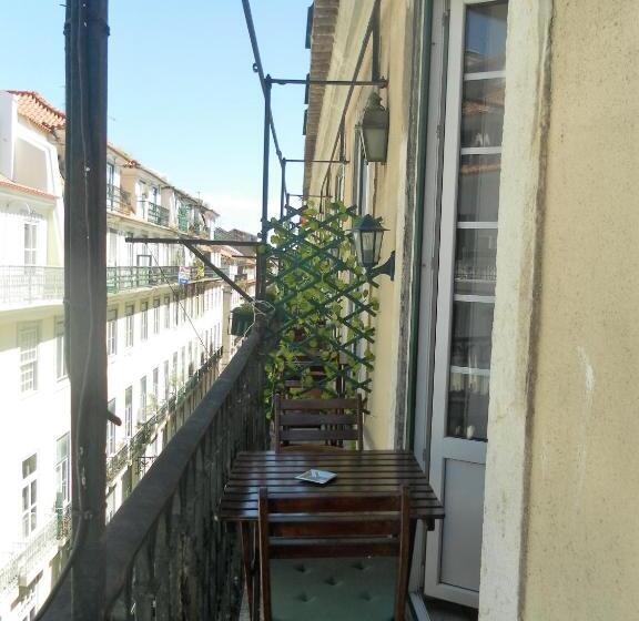 Quarto Estandar com Sacada, New Aljubarrota Guest House