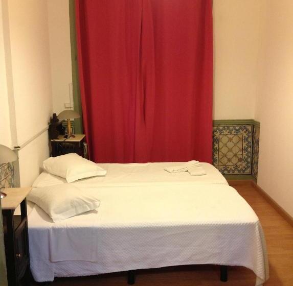 Quarto Estandar Banheiro Compartilhado, New Aljubarrota Guest House