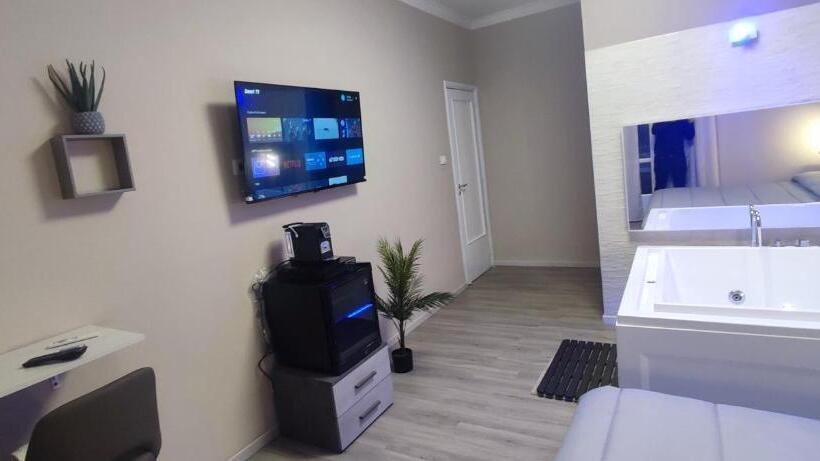 جناح سرير كينج, Etnea Gioeni House Suite