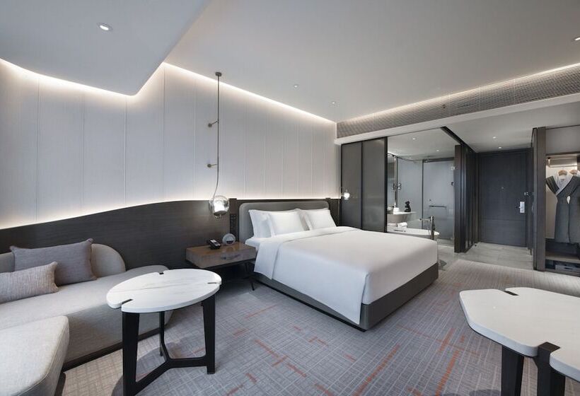 Номер Премиум, Crowne Plaza Wuhan Optics Valley, An Ihg