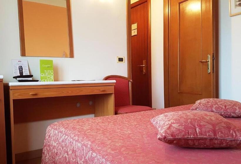 اتاق استاندارد سه نفره, Eurohotel Mountain Wellness