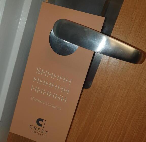 Номер Стандарт, Knowsley Inn & Lounge