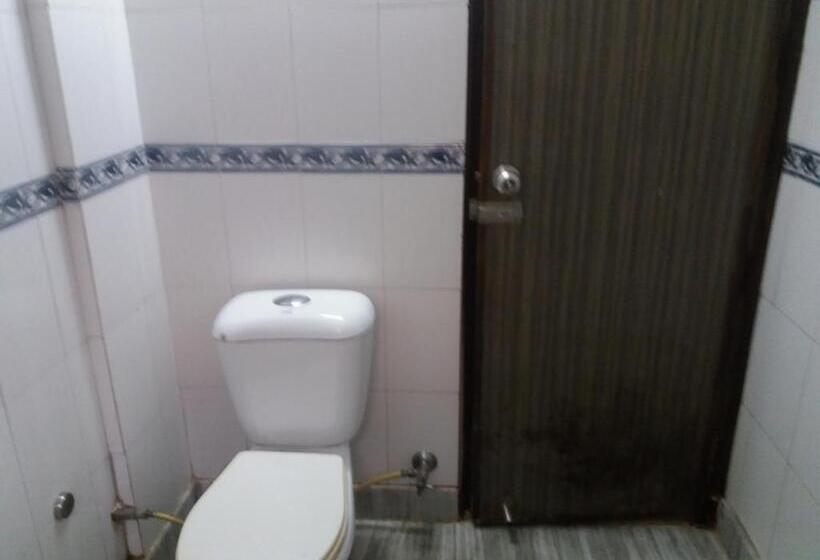 이코노미 룸, Roma Villa