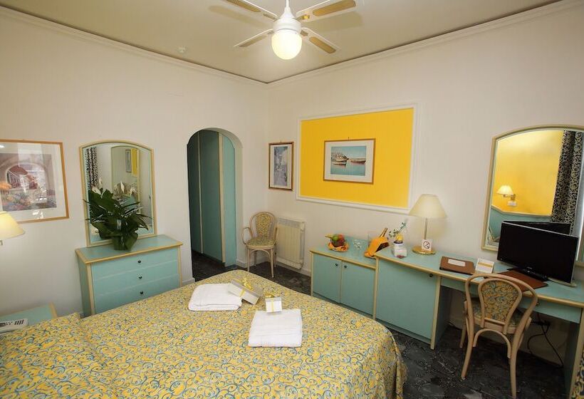 标准间侧面带海景, Solemare Beach & Beauty Spa