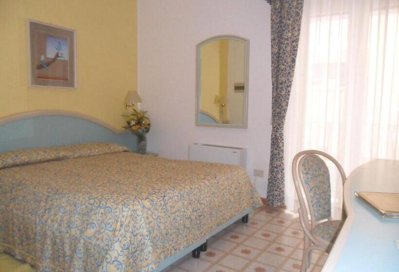 标准三人间, Solemare Beach & Beauty Spa