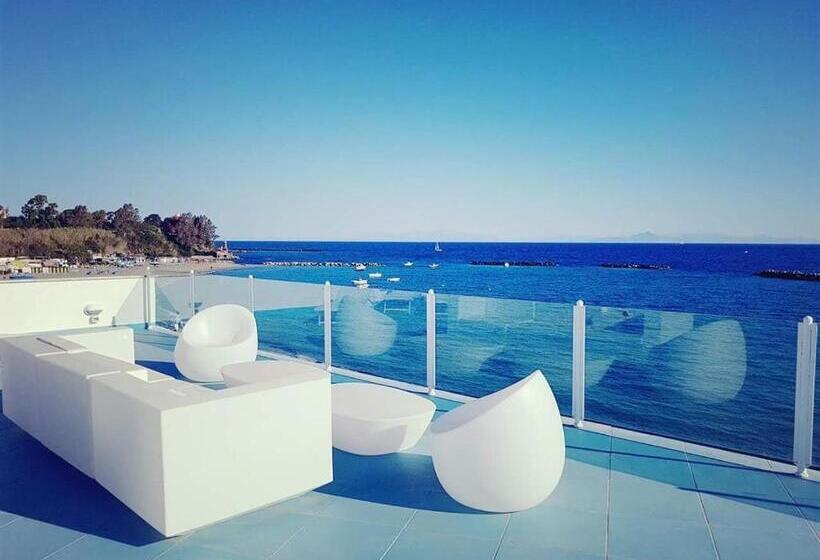带1个卧室的顶楼公寓, Solemare Beach & Beauty Spa
