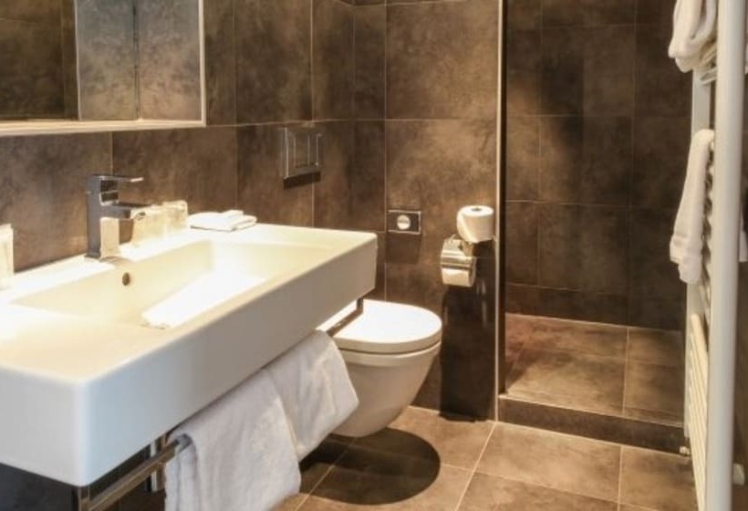 Номер Комфорт, Post Plaza Hotel & Grand Café
