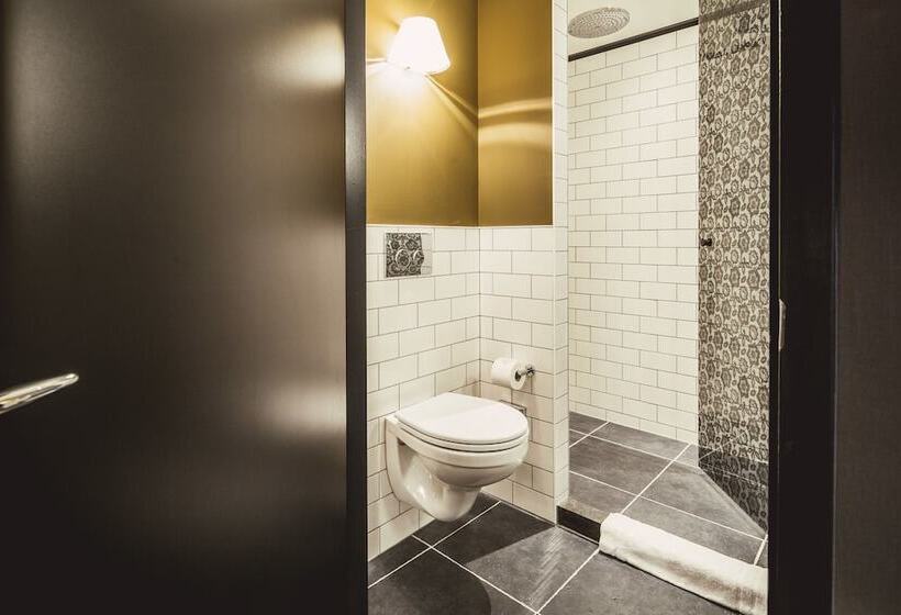 Номер Deluxe, Post Plaza Hotel & Grand Café
