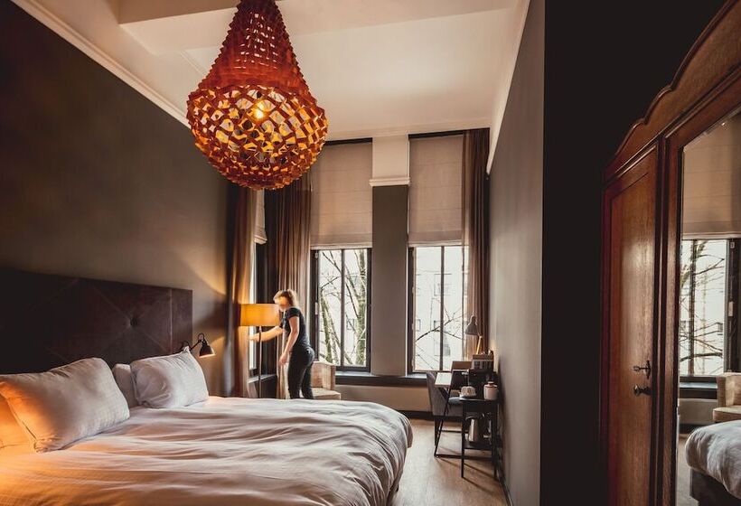 Номер Deluxe, Post Plaza Hotel & Grand Café