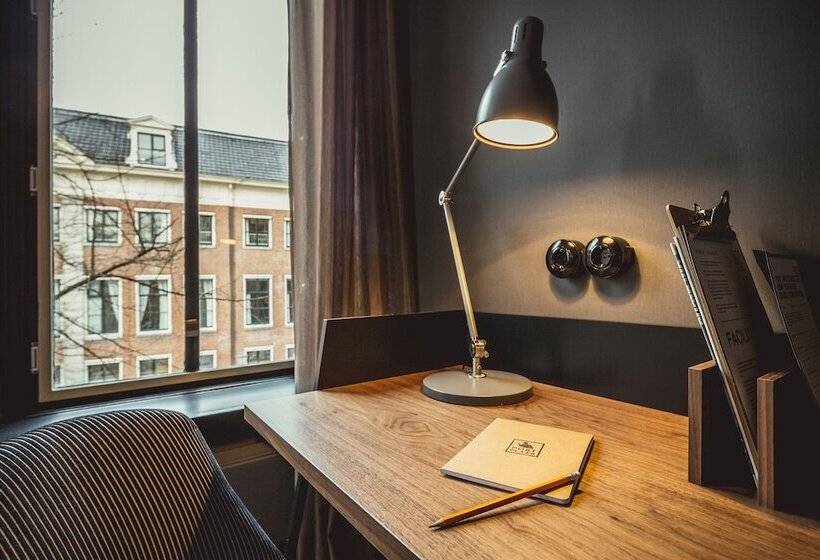 Номер Deluxe, Post Plaza Hotel & Grand Café