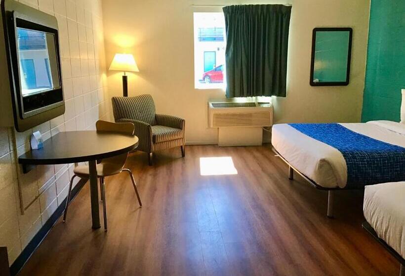 Номер Стандарт, Travelodge Inn & Suites By Wyndham Missoula University Park