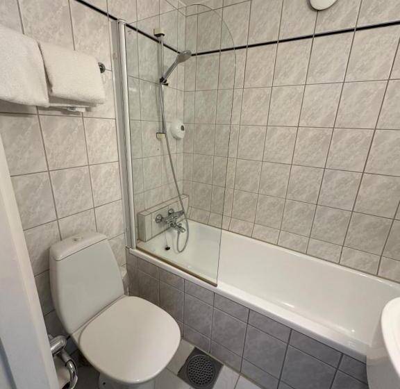 Quarto Estandar, Brakanes