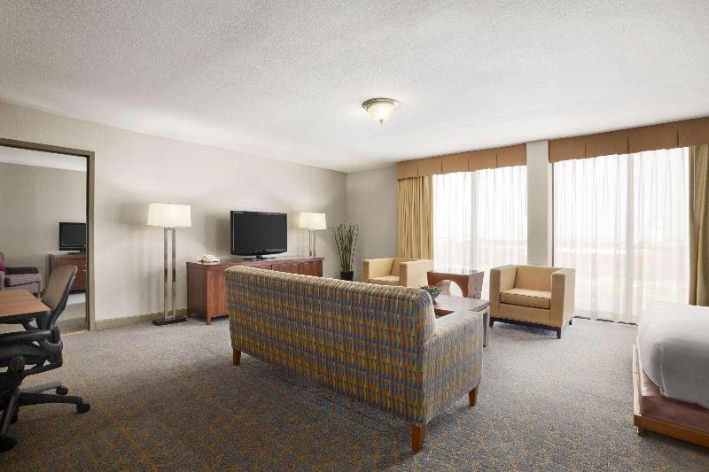 Номер Executive, Doubletree By Hilton  Dallas  Dfw Airport North