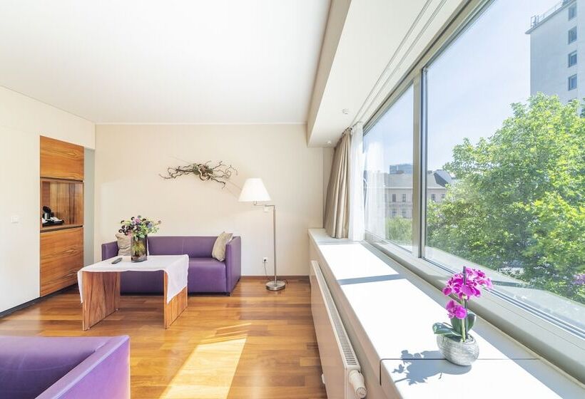 套房, Pakat Suites