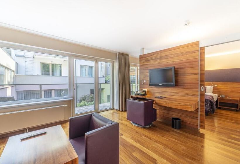 套房, Pakat Suites