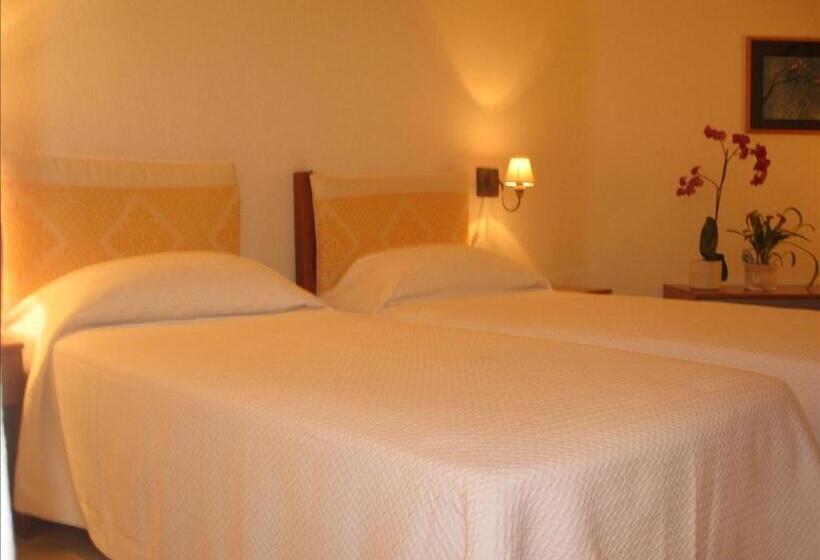 Triple Room Sea View, Valdiola