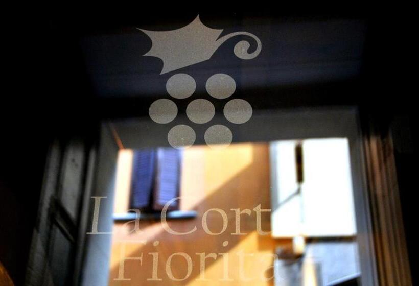 اتاق استاندارد سه نفره, La Corte Fiorita Como