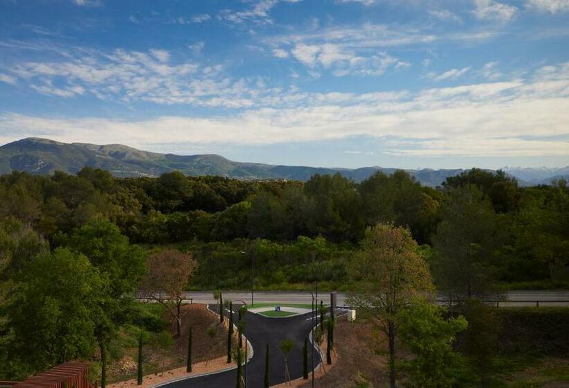 패밀리 룸, Moxy Sophia Antipolis