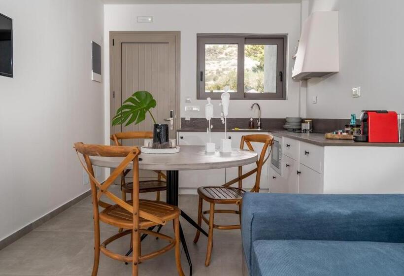 Люкс Кровать Кинг, Pignolia Suites   Adults Only