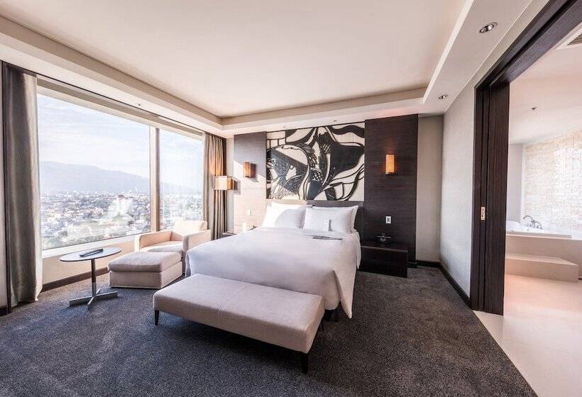 سوییت اجرایی, Chiang Mai Marriott
