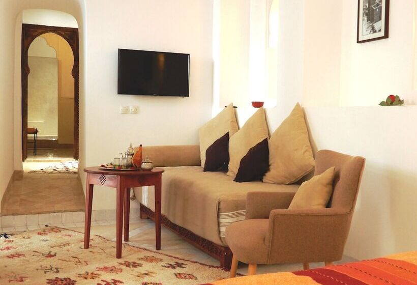 اتاق لوکس, Riad Carina