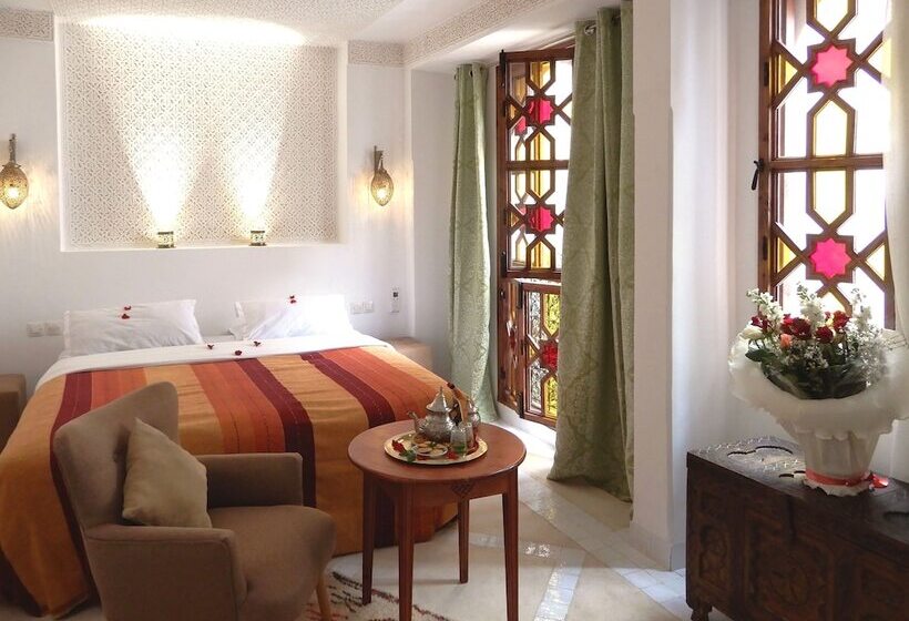 اتاق لوکس, Riad Carina
