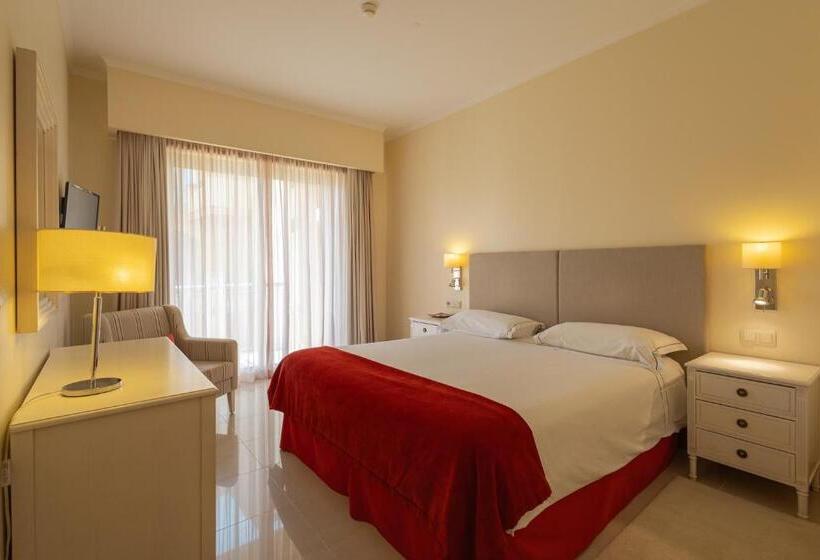 2 Bedroom Apartment with Views, The Residences Vilamoura