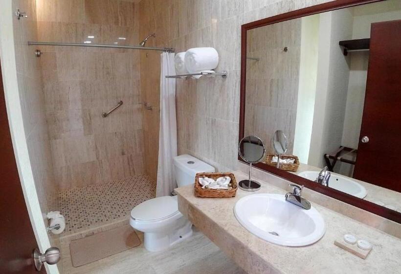 Suite with Pool, Pacific King