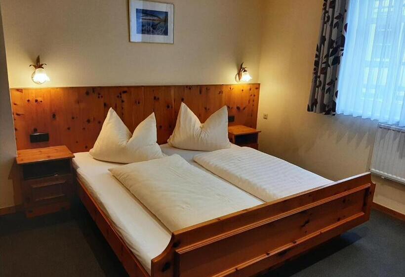 Standard room with outdoor bath, Altstadthotel Garni Frankfurter Hof
