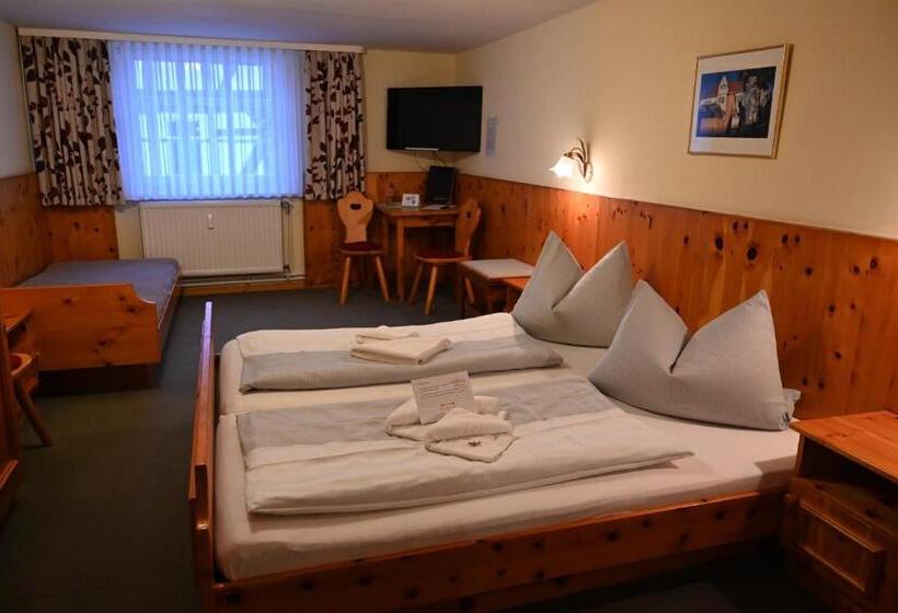 Номер Стандарт Трехместный, Altstadthotel Garni Frankfurter Hof