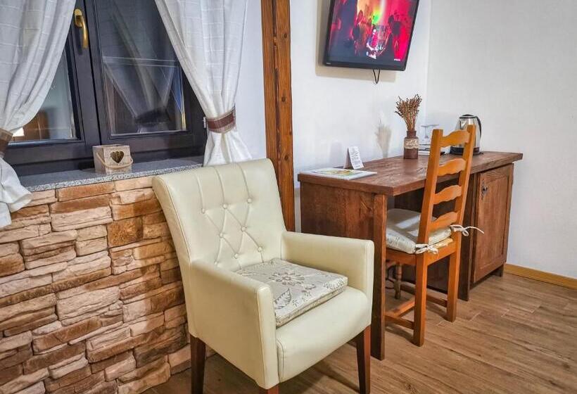 Семейный Номер Вид на Сад, Etno Garden Exclusive Rooms