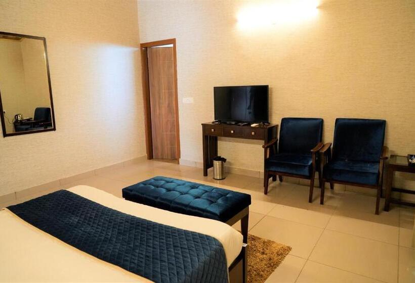 سوییت خانوادگی, Shivjot Farm & Resort Panchkula