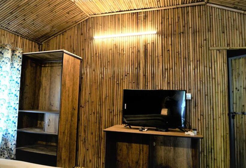 اتاق خانوادگی, Shivjot Farm & Resort Panchkula