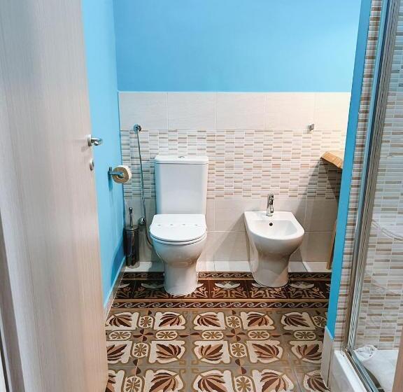 اتاق استاندارد چهارنفره با بالکن, Deas B&b