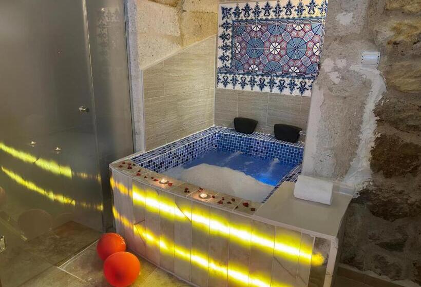 Standard room with outdoor bath, Zuwinasa House