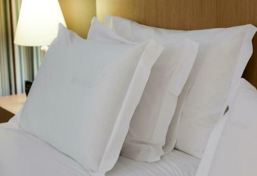 Номер Престиж, Mercure Lisboa Almada