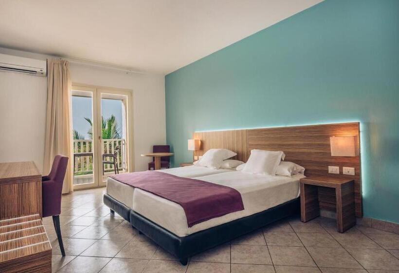 اتاق خانوادگی با چشم‌انداز دریا, VOI Praia de Chaves Resort