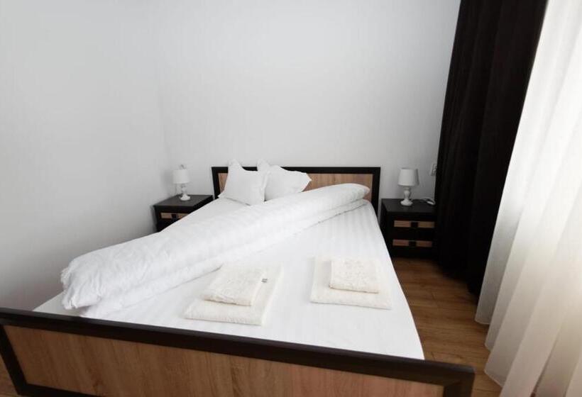 Quarto Estandar Cama King, Casa Câmpulungeană