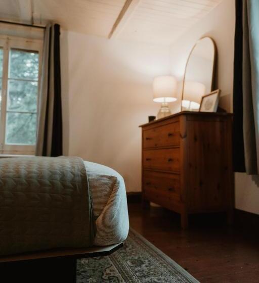 Дом 4 Спальни, Auberge De L'ouest