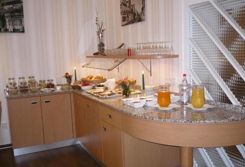 Номер Стандарт, Lindner's Apartment