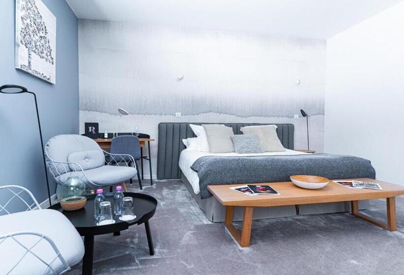 Family Suite, En Marge