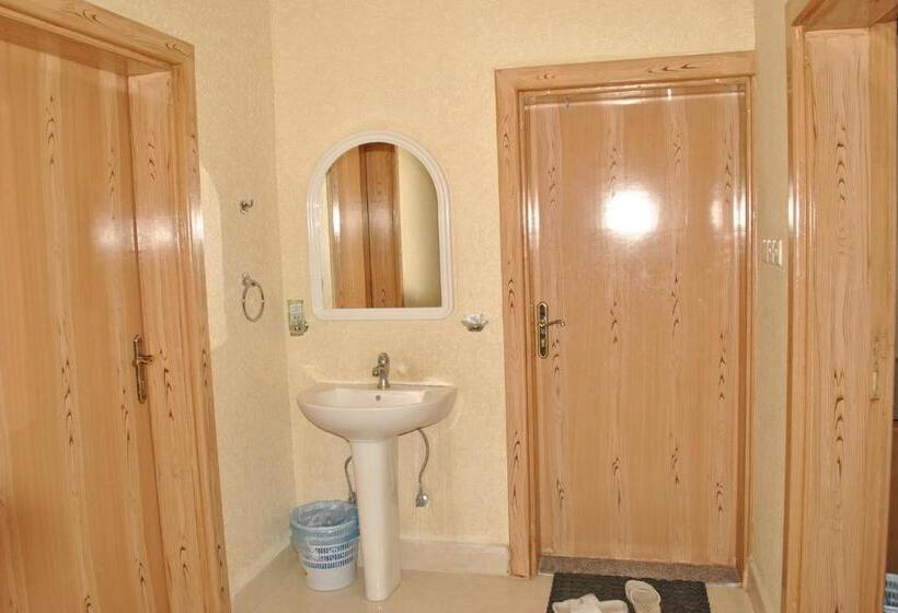 Апартаменты 3 Спальни, Golden Prince Hotel Al Salam