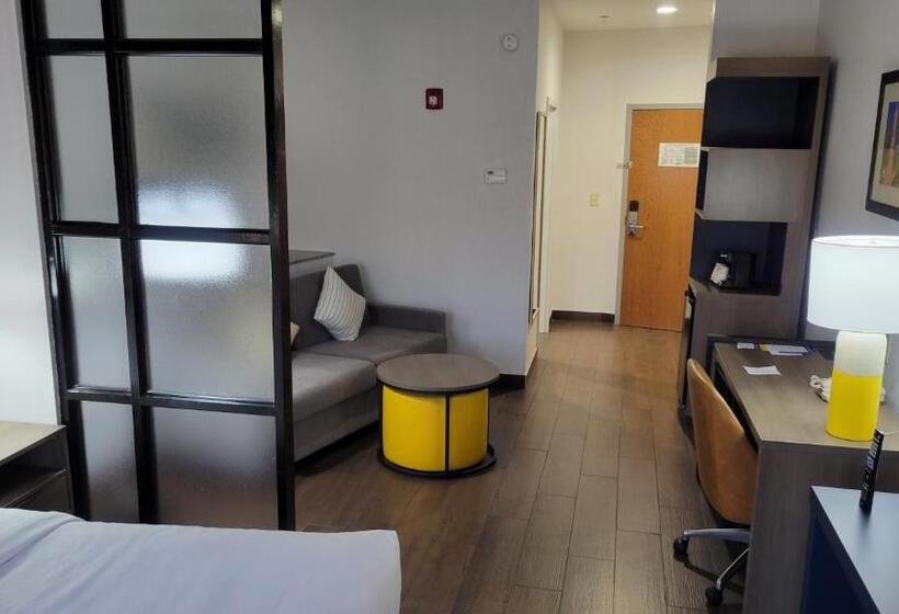 Президентский Люкс, Comfort Suites