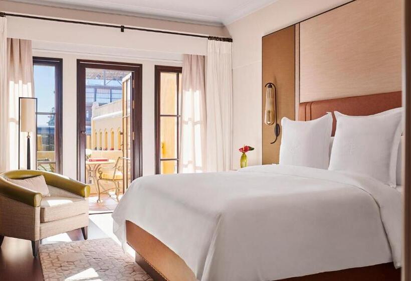 キングサイズベッドのスイートルーム, Four Seasons Hotel Istanbul At Sultanahmet