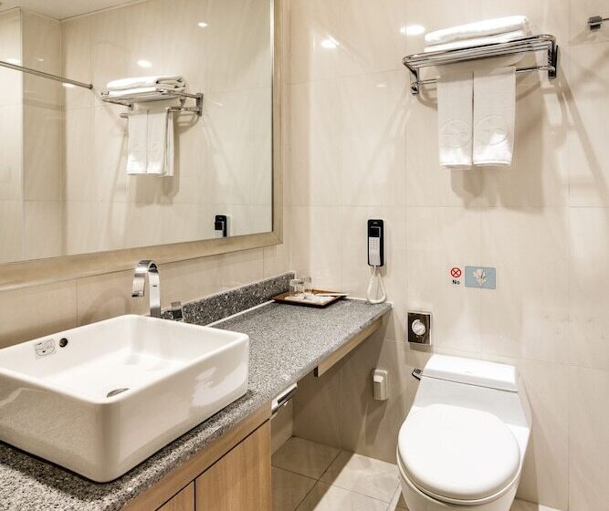 Номер Superior, Ramada Hotel And Suites Seoul Namdaemun