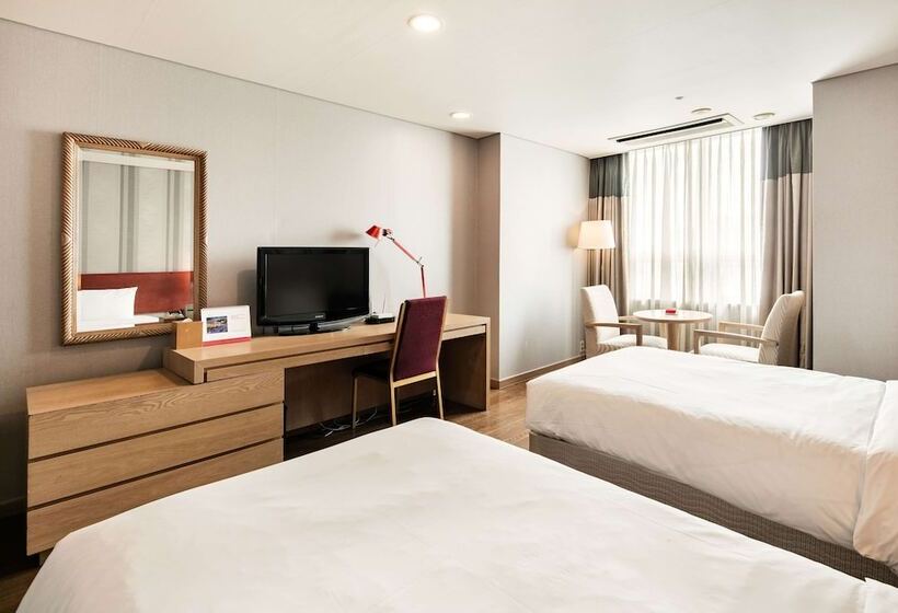 Номер Superior, Ramada Hotel And Suites Seoul Namdaemun