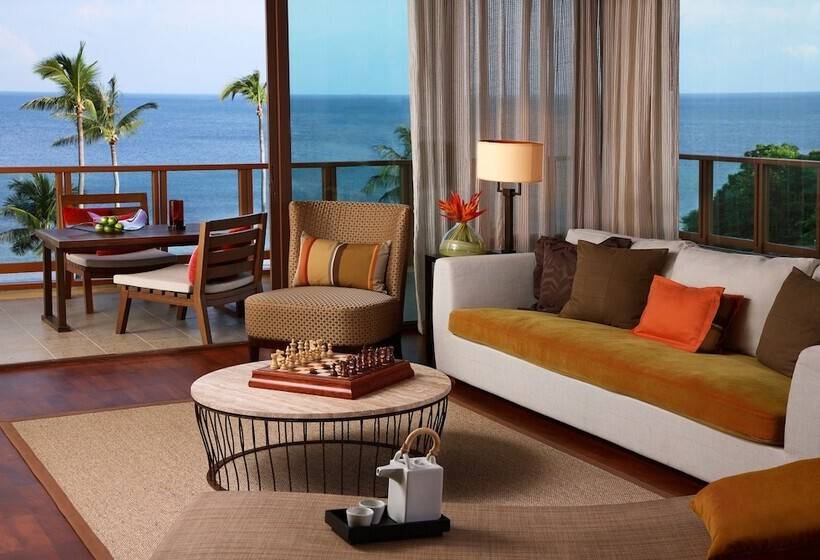 Люкс Вид на Море, Shasa Resort   Luxury Beachfront Suites