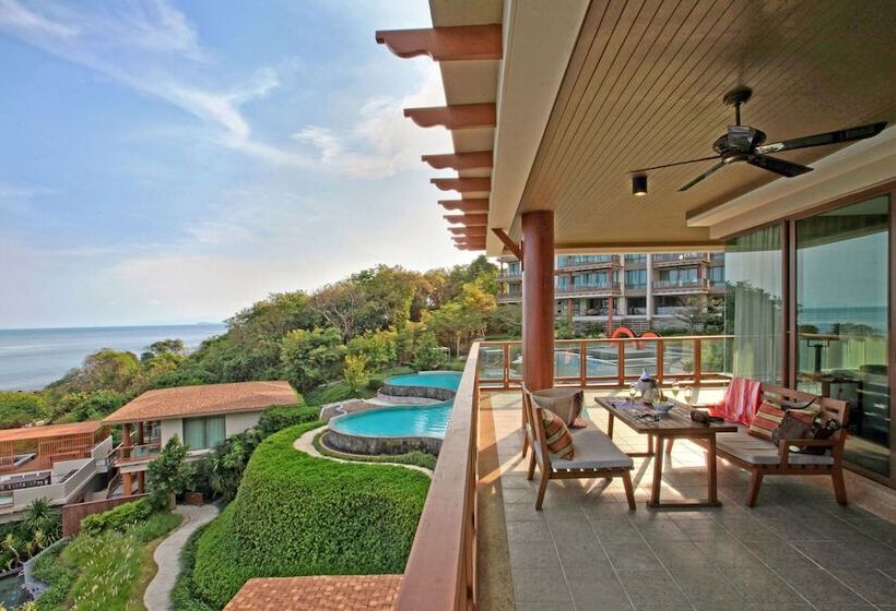Люкс 3 Спальни, Shasa Resort   Luxury Beachfront Suites